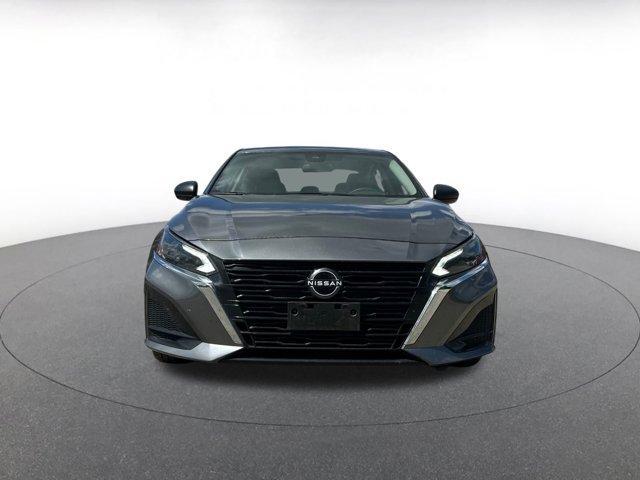 Photo of 2024 Gun Metallic Nissan Altima