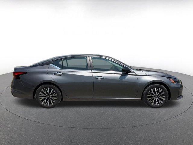 Photo of 2024 Gun Metallic Nissan Altima