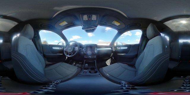 Photo of 2024 Gray Volvo XC40
