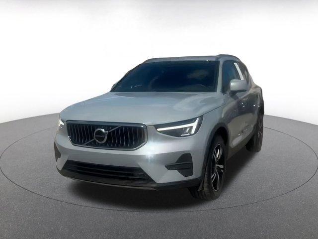 Photo of 2024 Gray Volvo XC40