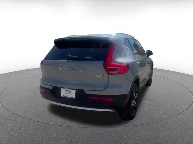 Photo of 2024 Gray Volvo XC40