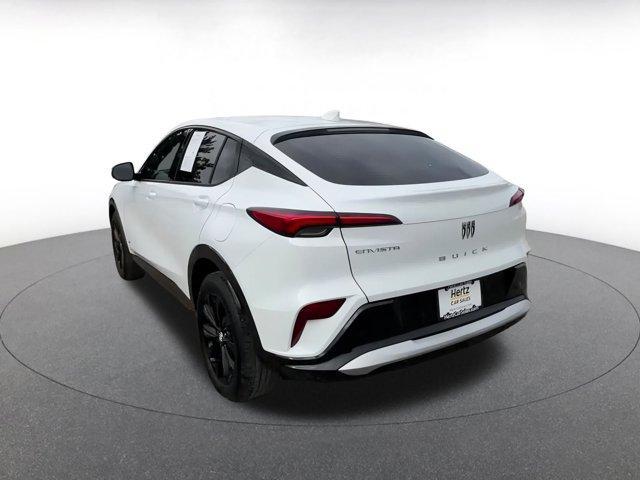 Photo of 2025 Summit White Buick Envista