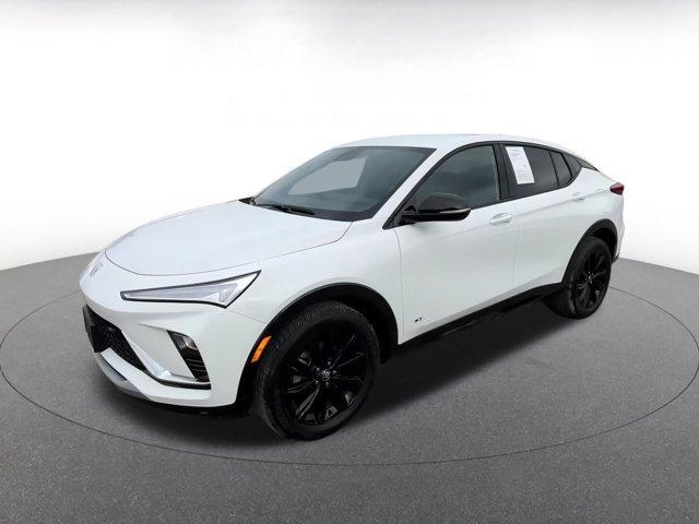 Photo of 2025 Summit White Buick Envista