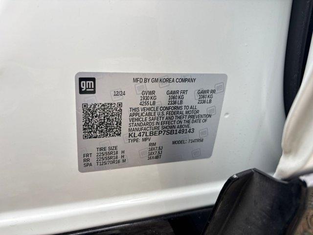 Photo of 2025 Summit White Buick Envista
