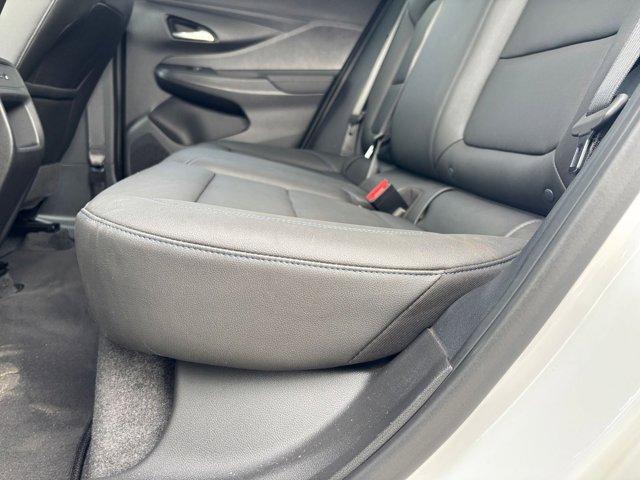 Photo of 2025 Summit White Buick Envista
