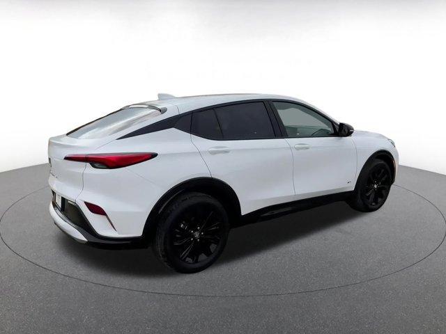 Photo of 2025 Summit White Buick Envista