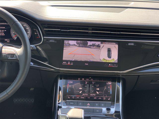 Photo of 2025 Satellite Silver Metallic Audi Q7