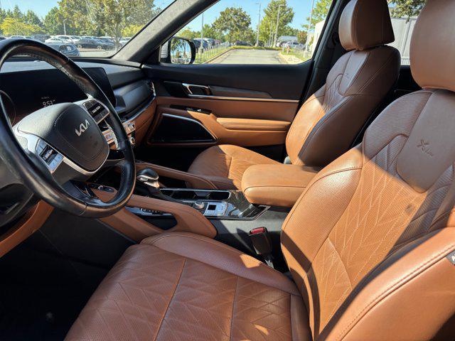 Photo of 2023 Everlasting Silver Kia Telluride