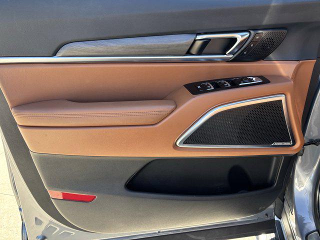 Photo of 2023 Everlasting Silver Kia Telluride