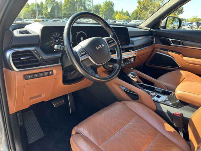 Photo of 2023 Everlasting Silver Kia Telluride