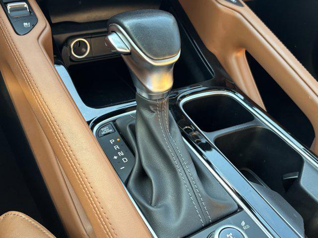 Photo of 2023 Everlasting Silver Kia Telluride