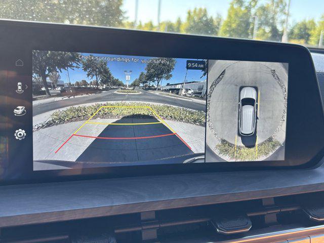 Photo of 2023 Everlasting Silver Kia Telluride