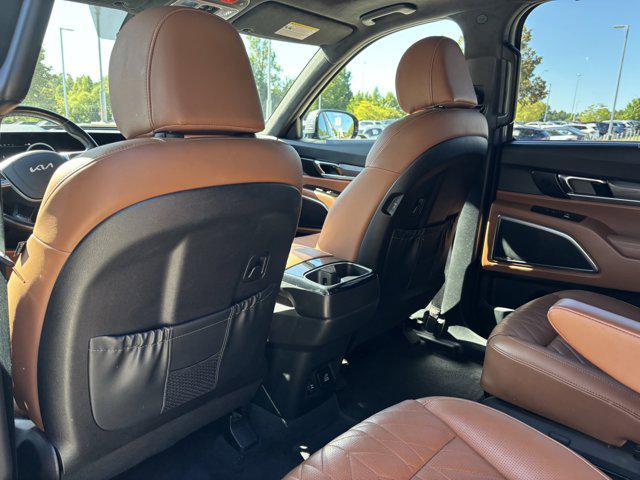 Photo of 2023 Everlasting Silver Kia Telluride