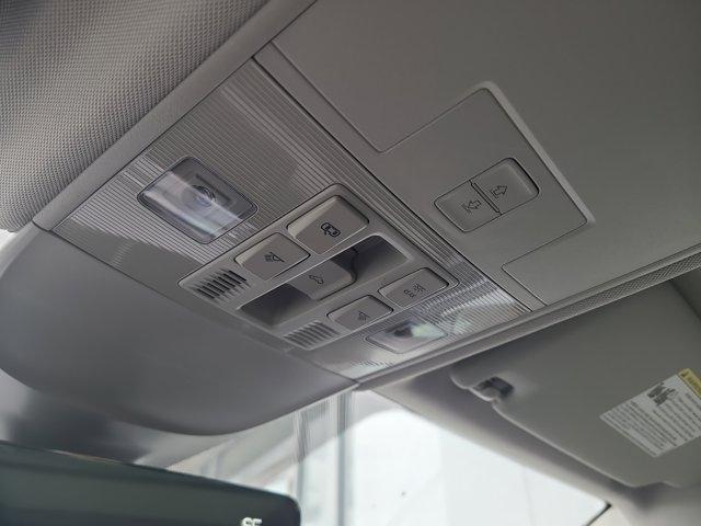 Photo of 2025 Pure White Volkswagen Taos