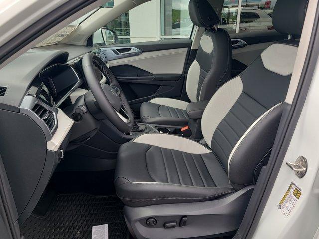 Photo of 2025 Pure White Volkswagen Taos