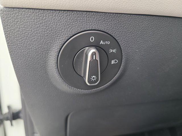 Photo of 2025 Pure White Volkswagen Taos