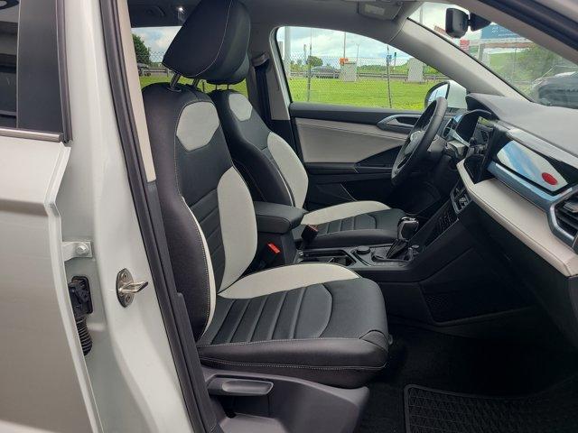 Photo of 2025 Pure White Volkswagen Taos