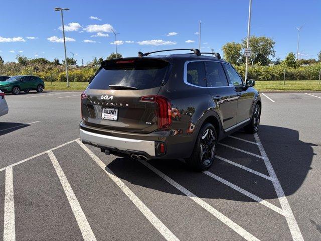 Photo of 2024 Dark Moss Kia Telluride