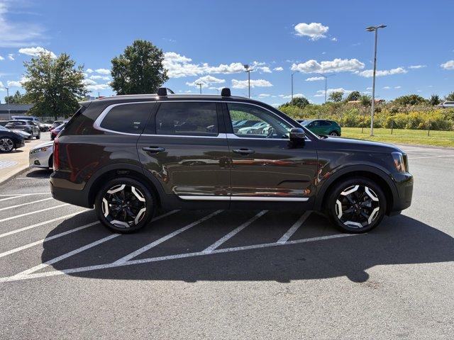 Photo of 2024 Dark Moss Kia Telluride