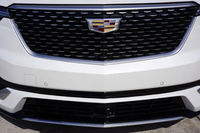 Photo of 2024 Crystal White Tri-Coat Cadillac XT6