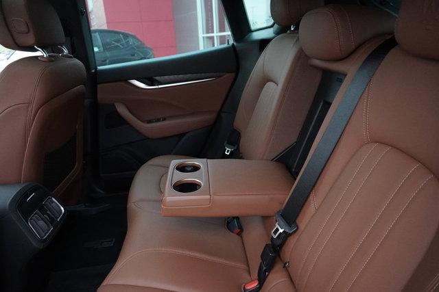 Photo of 2022 Grigio Maratea Metallic Maserati Levante