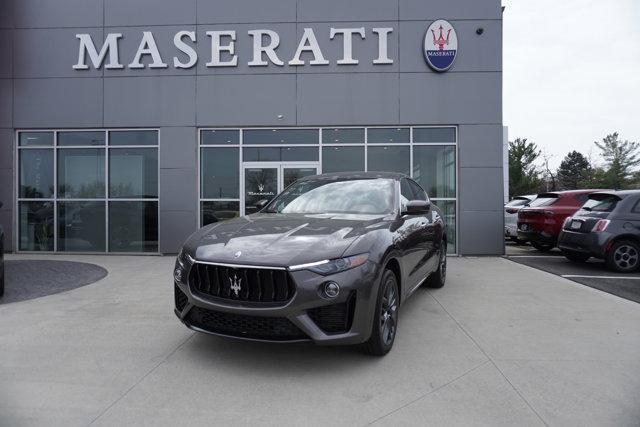 Photo of 2022 Grigio Maratea Metallic Maserati Levante