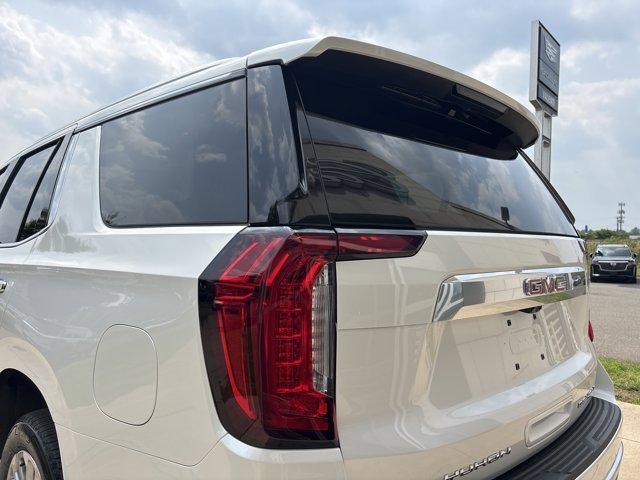 Photo of 2023 White Frost Tri-Coat GMC Yukon