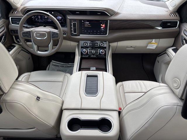Photo of 2023 White Frost Tri-Coat GMC Yukon
