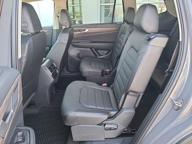 Photo of 2025 Pure Gray Volkswagen Atlas