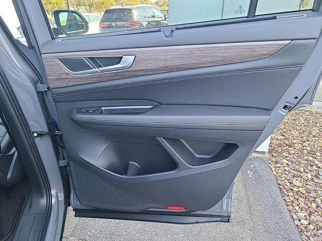 Photo of 2025 Pure Gray Volkswagen Atlas