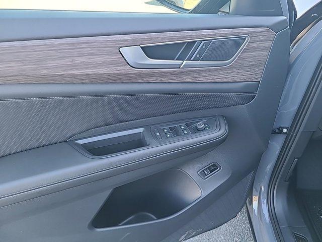 Photo of 2025 Pure Gray Volkswagen Atlas