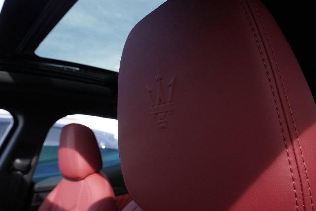 Photo of 2025 Bianco Maserati Grecale Folgore
