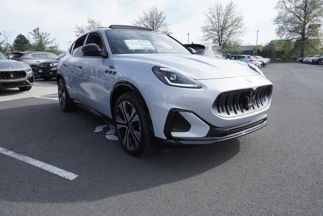 Photo of 2025 Bianco Maserati Grecale Folgore