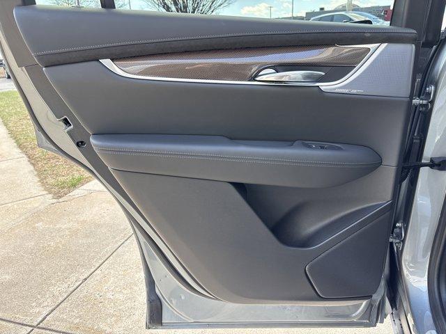 Photo of 2024 Silver Metallic Cadillac XT6