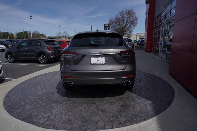 Photo of 2022 Grigio Maratea Metallic Maserati Levante