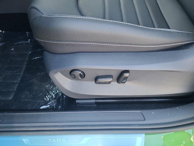 Photo of 2025 Bright Moss Green Volkswagen Taos