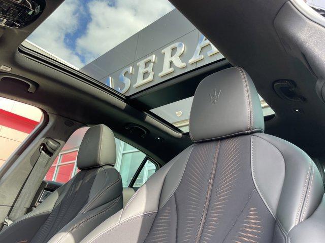 Photo of 2025 Nero Maserati Grecale Folgore