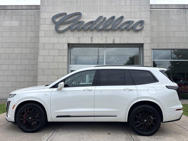 Photo of 2022 Crystal White Tri-Coat Cadillac XT6