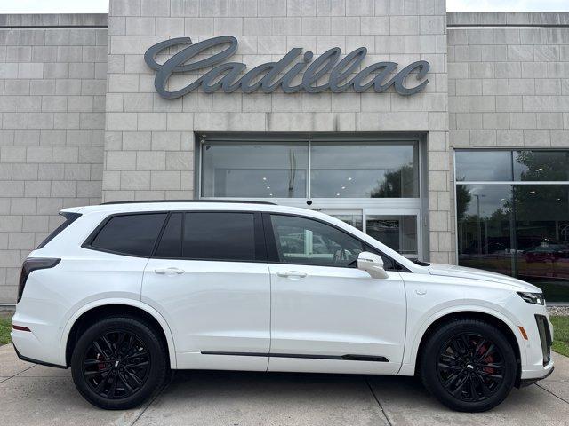 Photo of 2022 Crystal White Tri-Coat Cadillac XT6