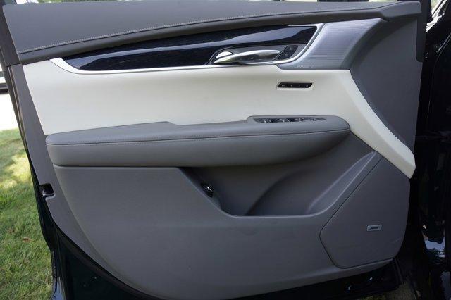Photo of 2024 Emerald Cadillac XT6