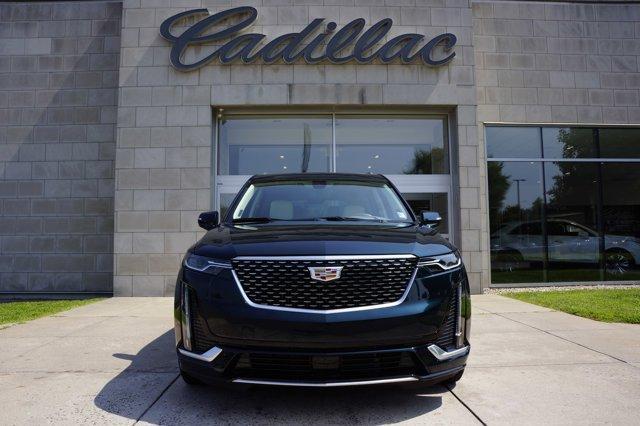 Photo of 2024 Emerald Cadillac XT6