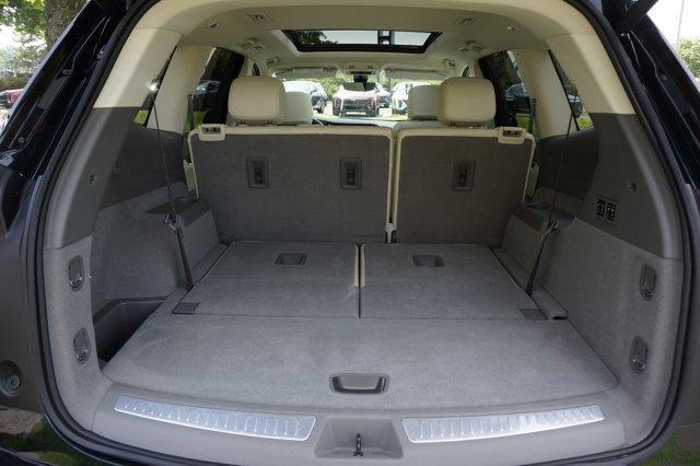 Photo of 2024 Emerald Cadillac XT6