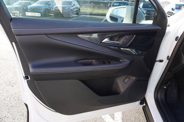 Photo of 2024 Summit White Chevrolet Blazer EV