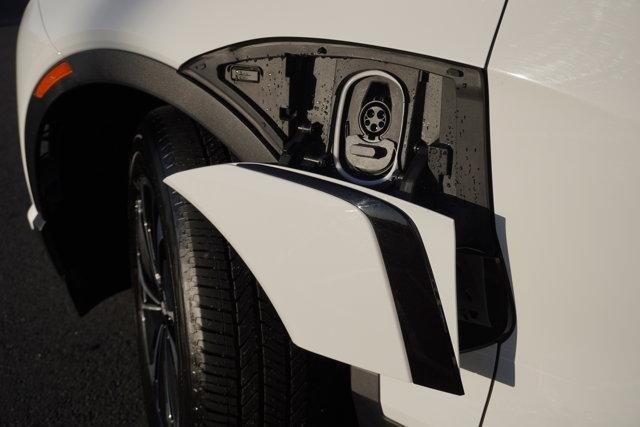 Photo of 2024 Summit White Chevrolet Blazer EV