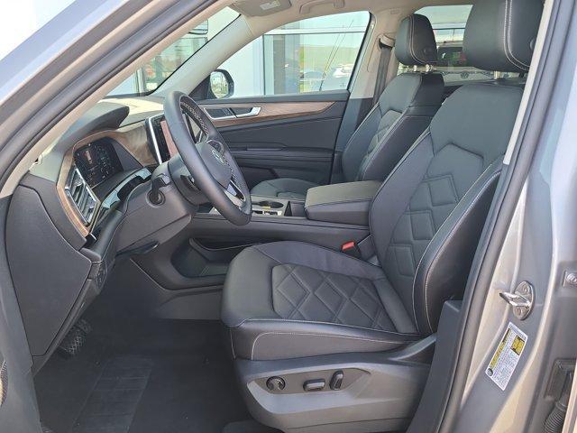 Photo of 2024 Silver Bird Metallic Volkswagen Atlas
