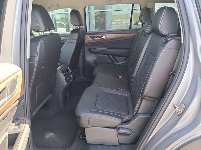 Photo of 2024 Silver Bird Metallic Volkswagen Atlas