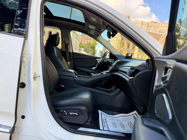 Photo of 2021 White Acura RDX