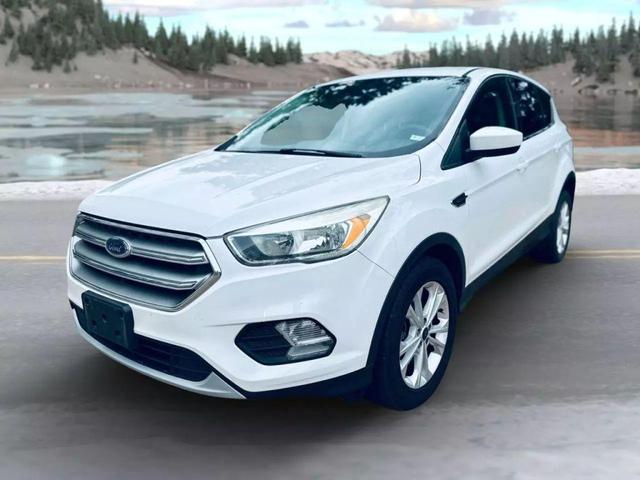 Photo of 2017 White Ford Escape