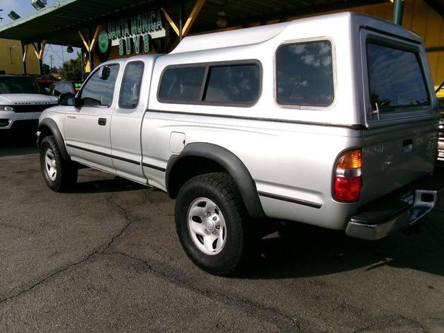 Photo of 2003 Lunar Mist Metallic Toyota Tacoma