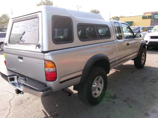 Photo of 2003 Lunar Mist Metallic Toyota Tacoma